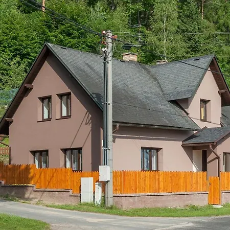 Holiday home U Housenky Klokoci